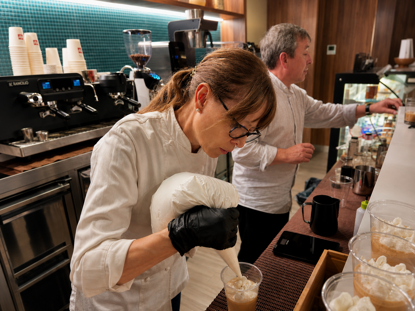 Claudia Briandi trabajando